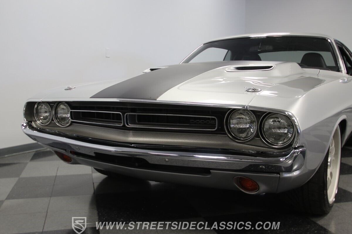 Dodge-Challenger-1972-Coupe-23