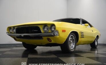 Dodge-Challenger-1972-Coupe-24