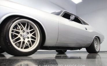 Dodge-Challenger-1972-Coupe-24