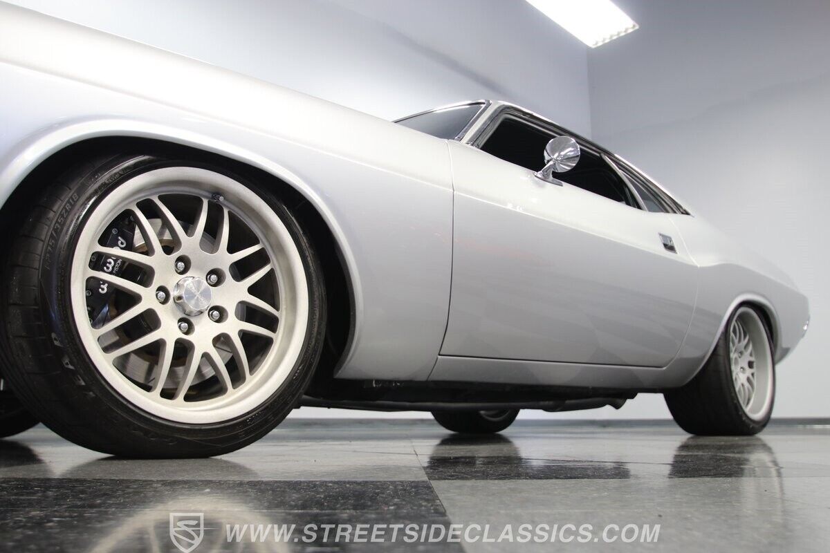 Dodge-Challenger-1972-Coupe-24