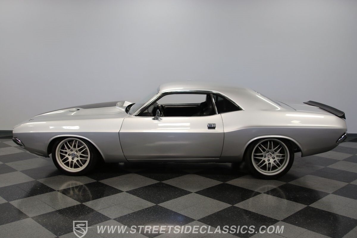 Dodge-Challenger-1972-Coupe-25