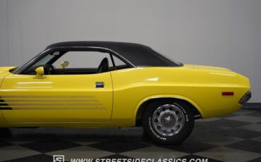 Dodge-Challenger-1972-Coupe-27