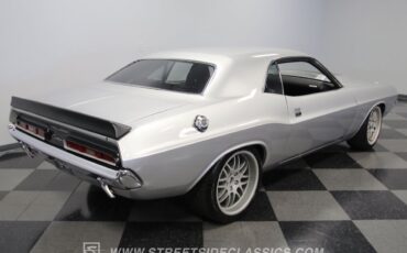 Dodge-Challenger-1972-Coupe-30