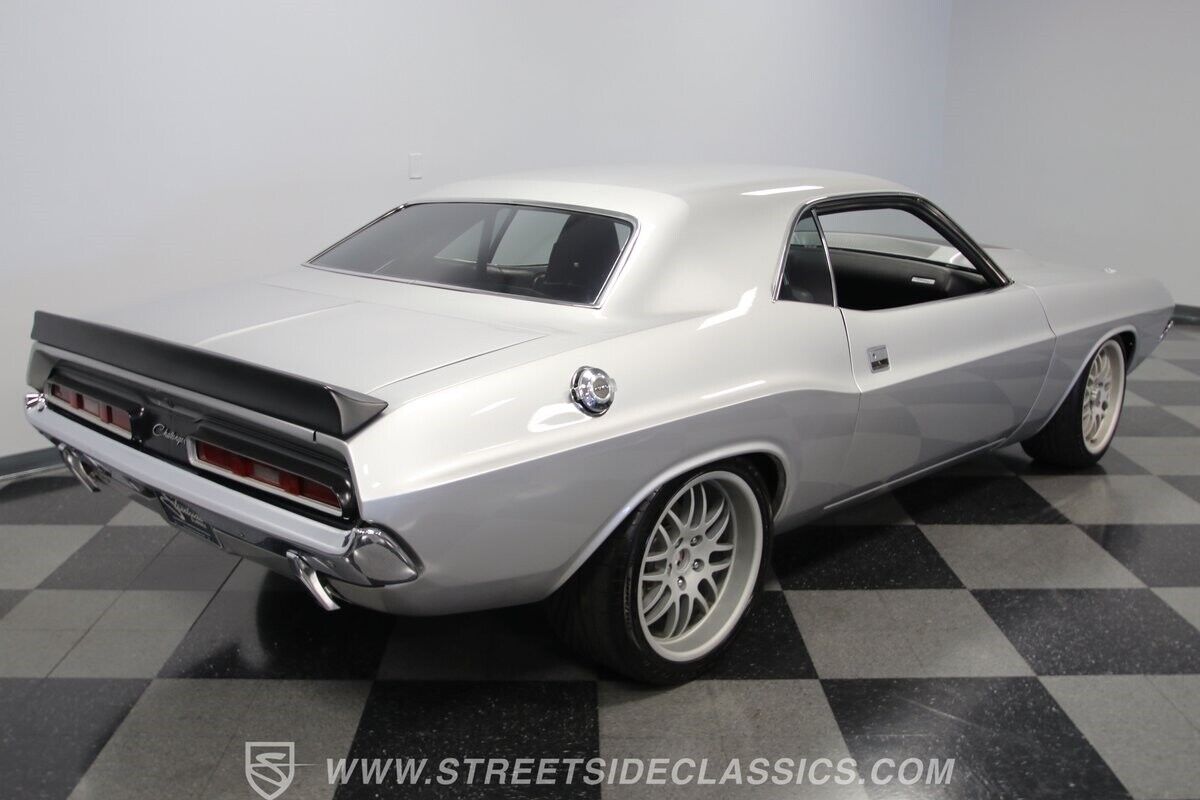 Dodge-Challenger-1972-Coupe-30
