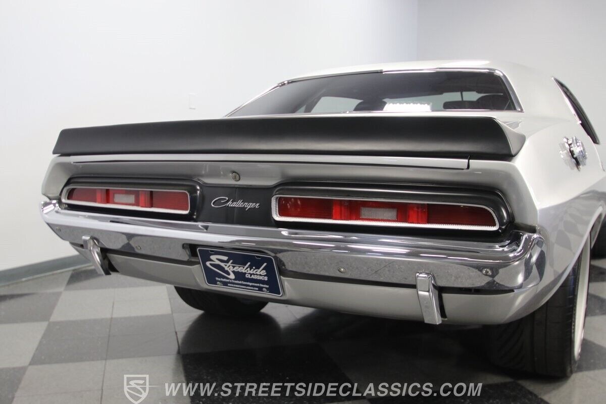 Dodge-Challenger-1972-Coupe-31