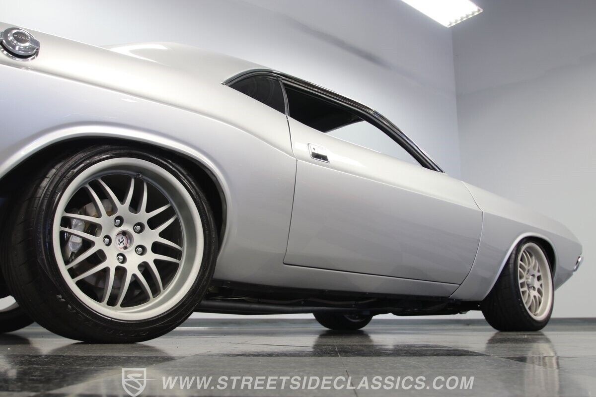 Dodge-Challenger-1972-Coupe-32