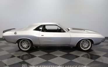 Dodge-Challenger-1972-Coupe-33