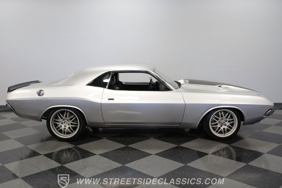 Dodge-Challenger-1972-Coupe-33