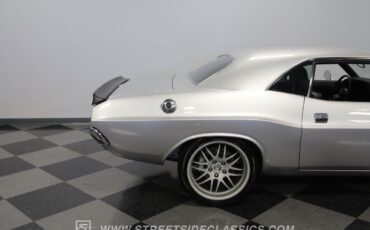 Dodge-Challenger-1972-Coupe-34