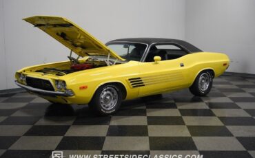 Dodge-Challenger-1972-Coupe-35