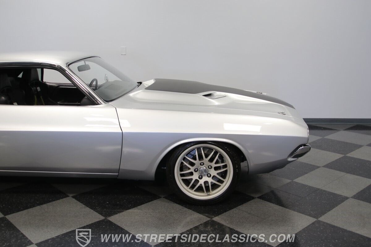 Dodge-Challenger-1972-Coupe-35