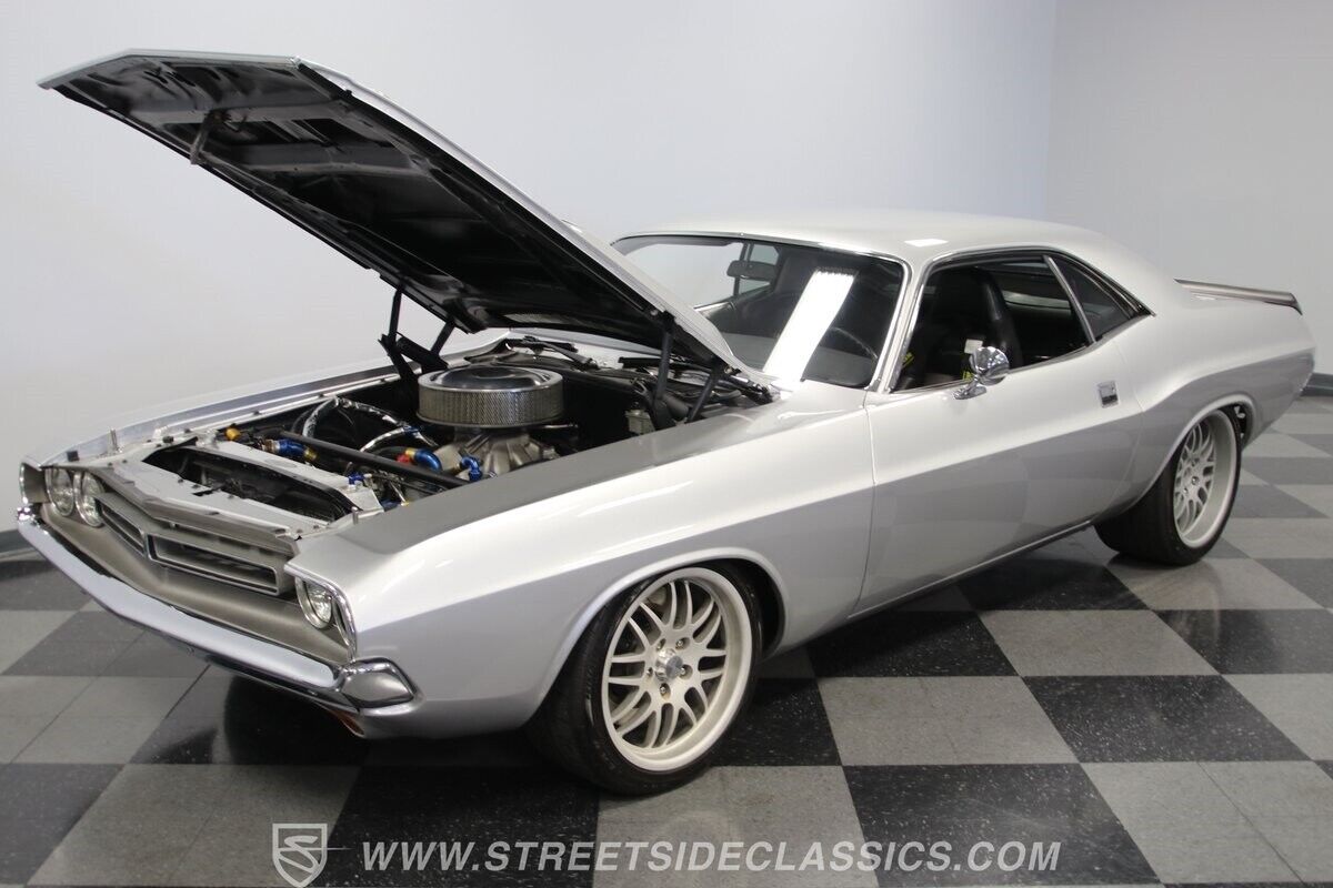 Dodge-Challenger-1972-Coupe-37