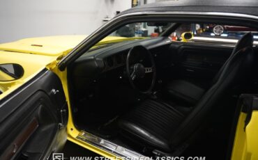 Dodge-Challenger-1972-Coupe-4