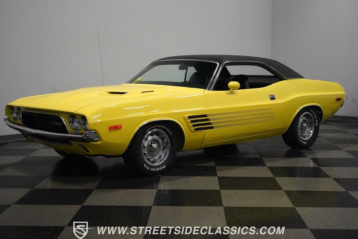 Dodge-Challenger-1972-Coupe-7