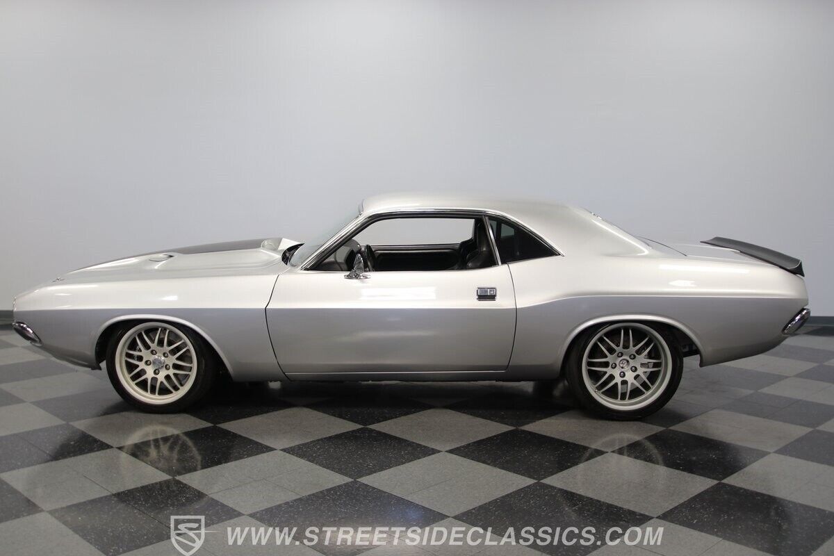 Dodge-Challenger-1972-Coupe-7