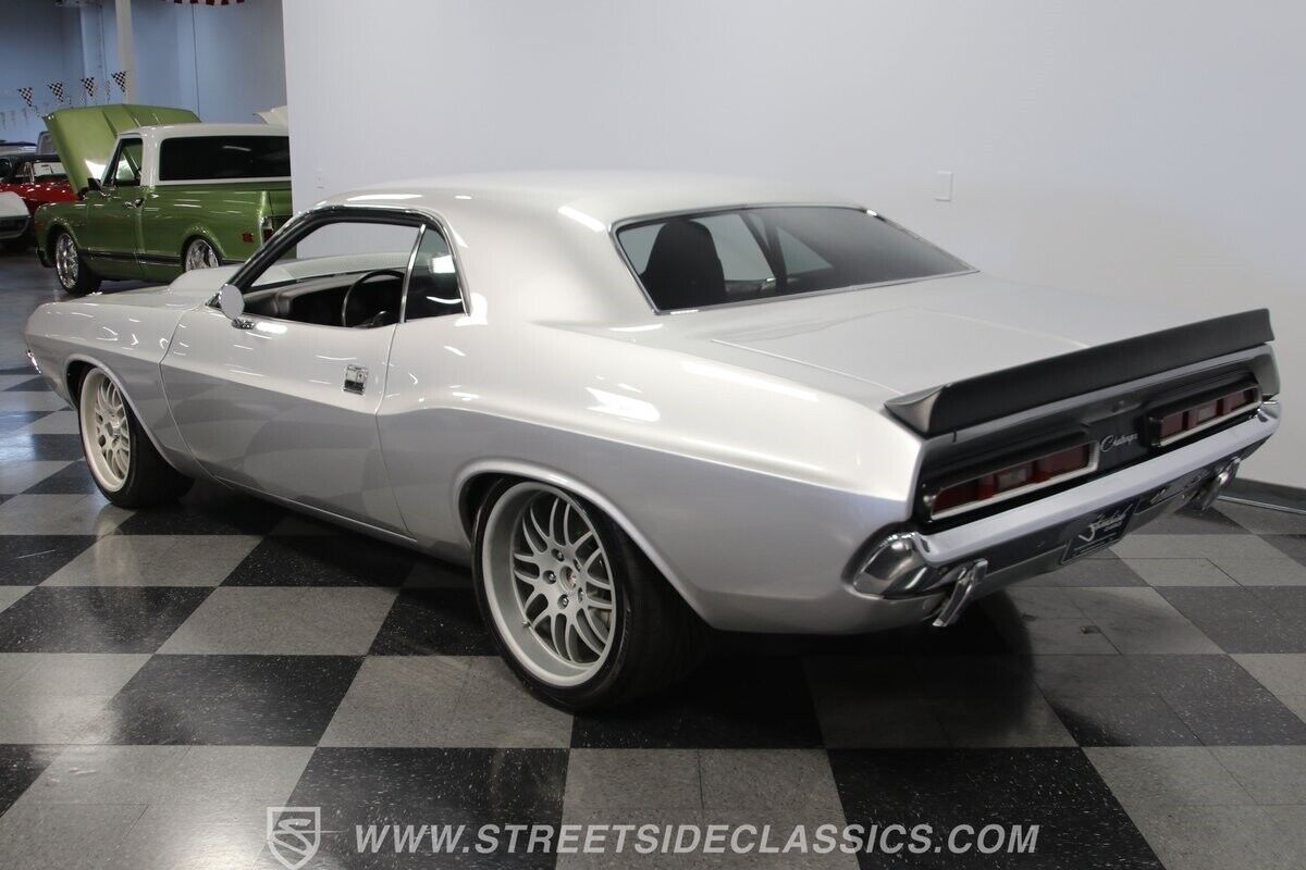 Dodge-Challenger-1972-Coupe-9