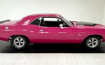 Dodge-Challenger-1972-Hardtop-5