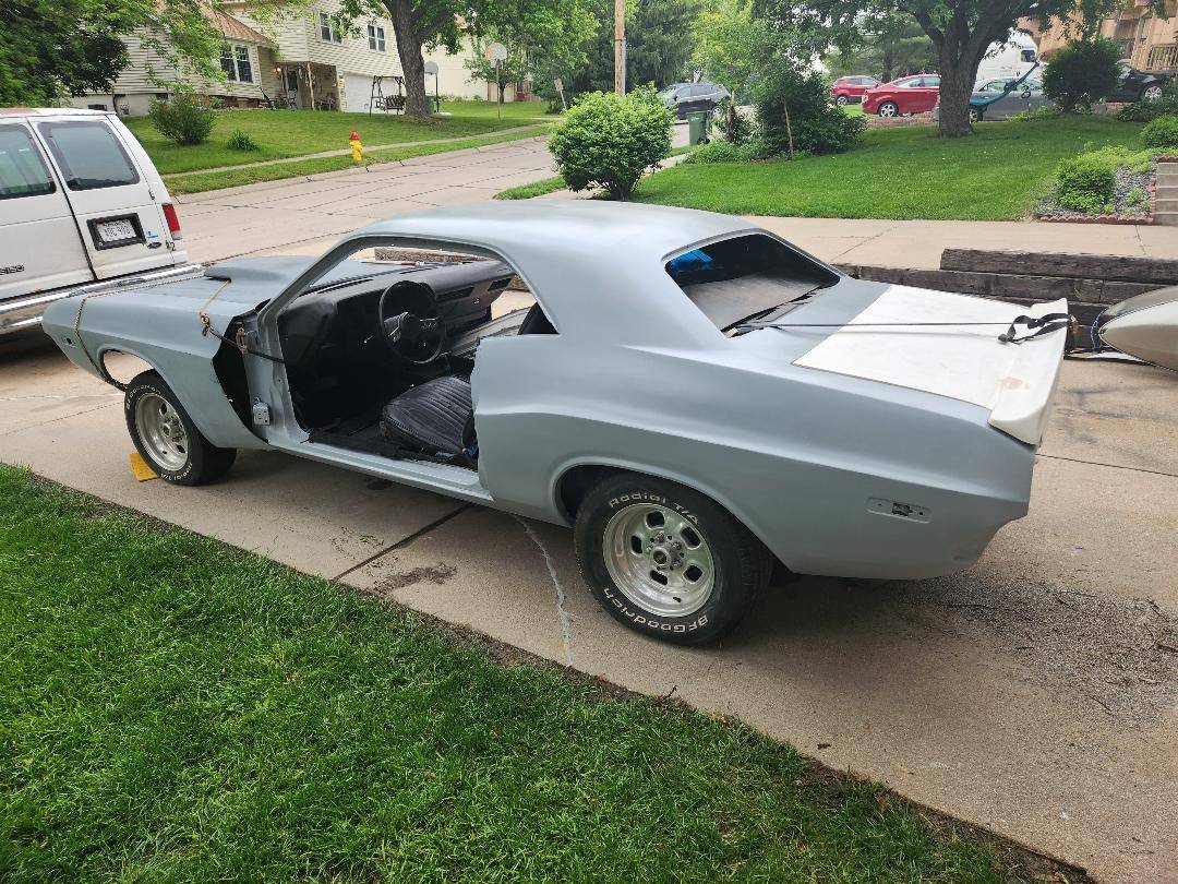 Dodge-Challenger-1973-3