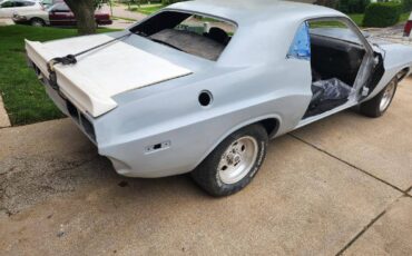 Dodge-Challenger-1973-4