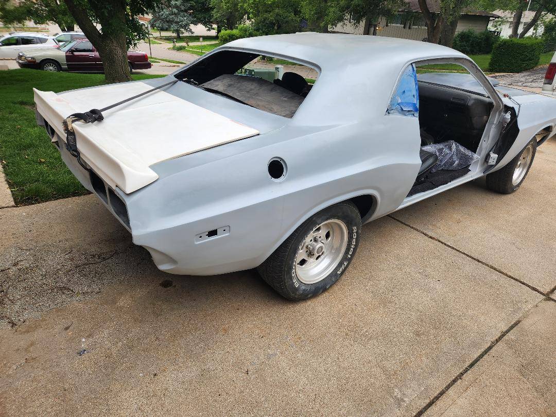 Dodge-Challenger-1973-4