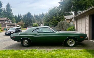 Dodge-Challenger-1973-Coupe