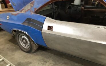 Dodge-Challenger-1974-Coupe-3