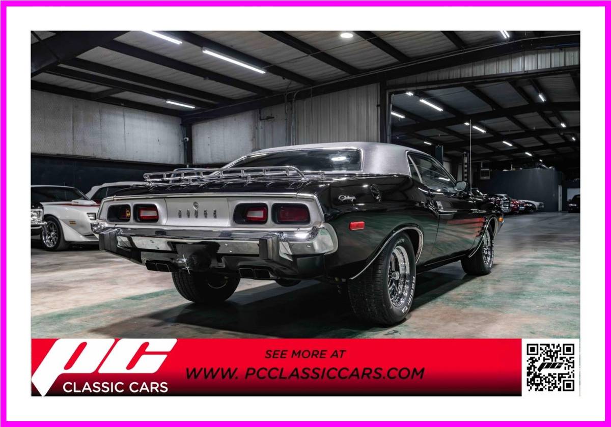 Dodge-Challenger-1974-black-1
