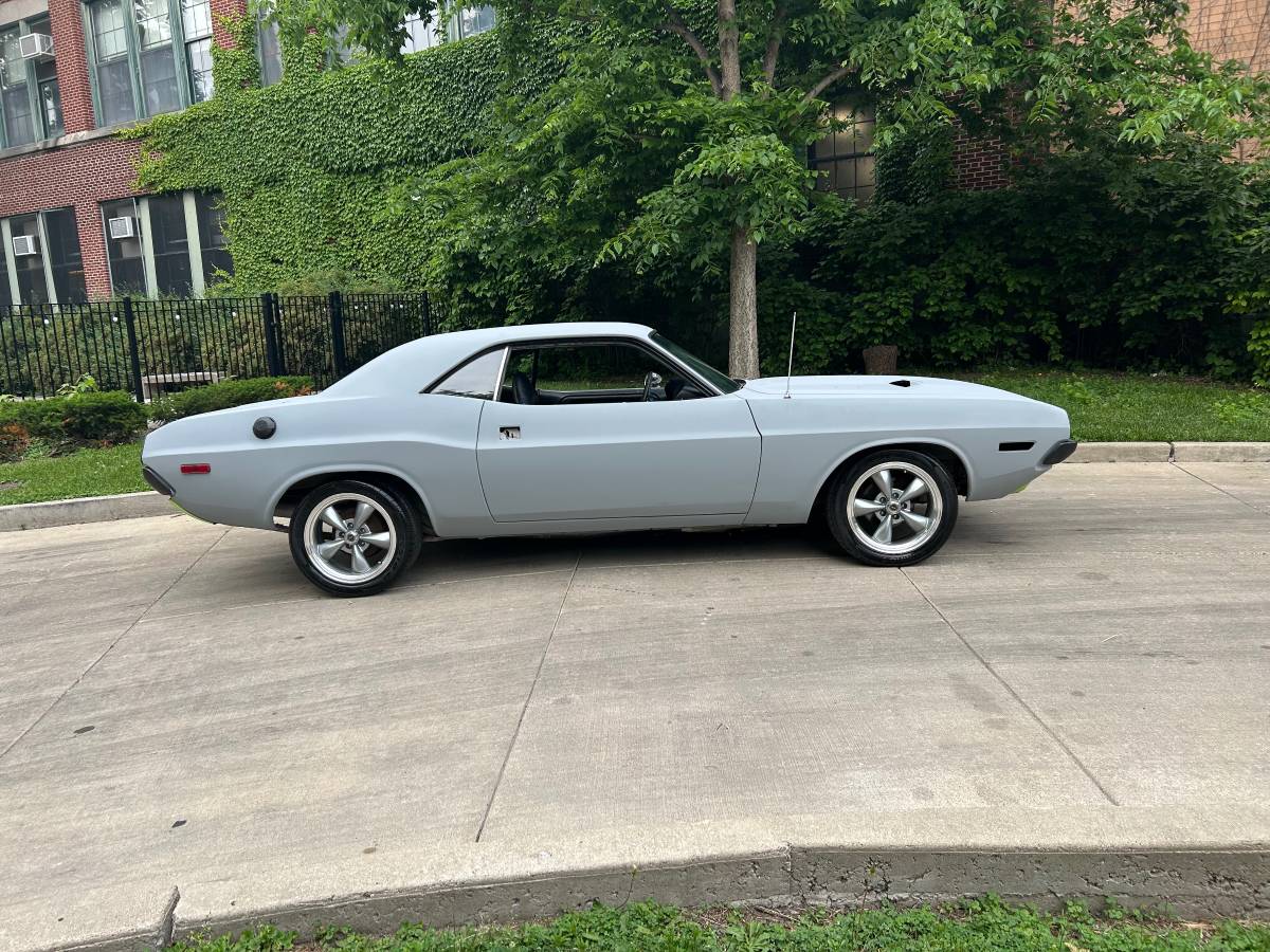 Dodge-Challenger-rt-1973-1