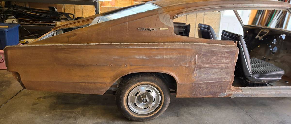 Dodge-Charger-1966-5