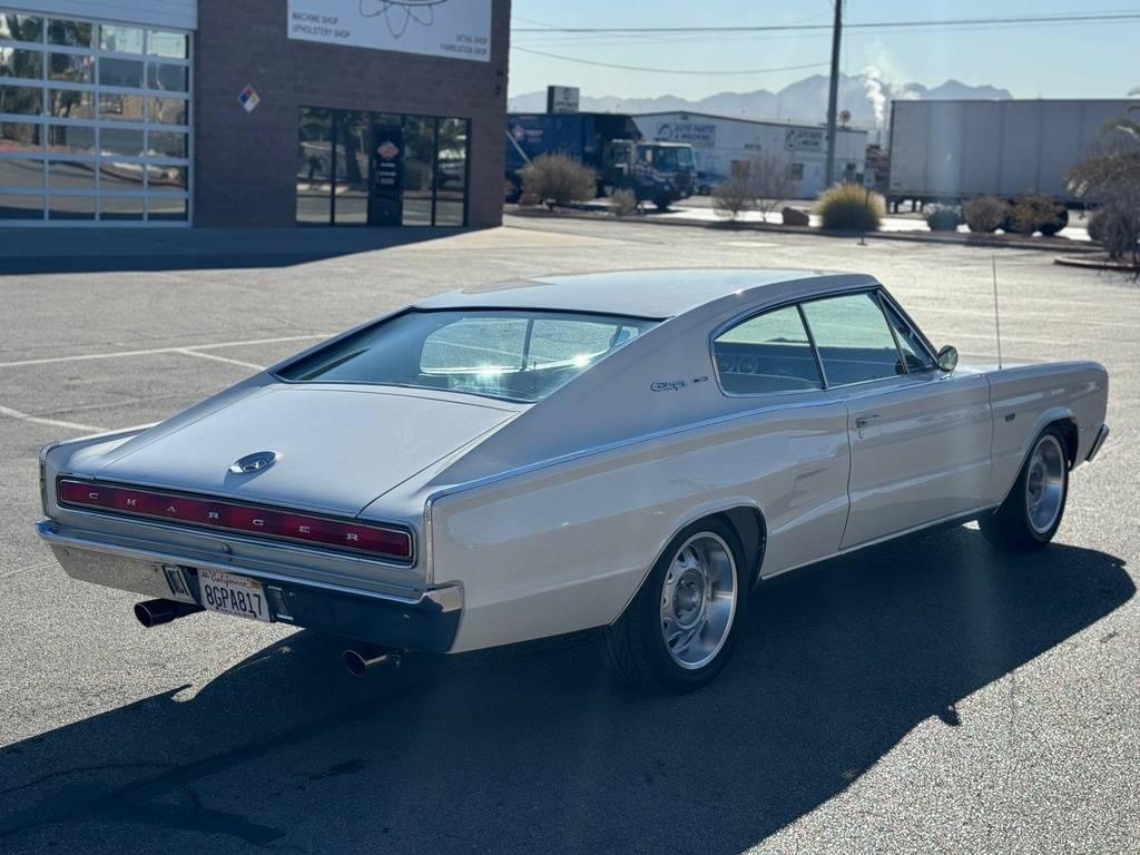 Dodge-Charger-1966-white-10