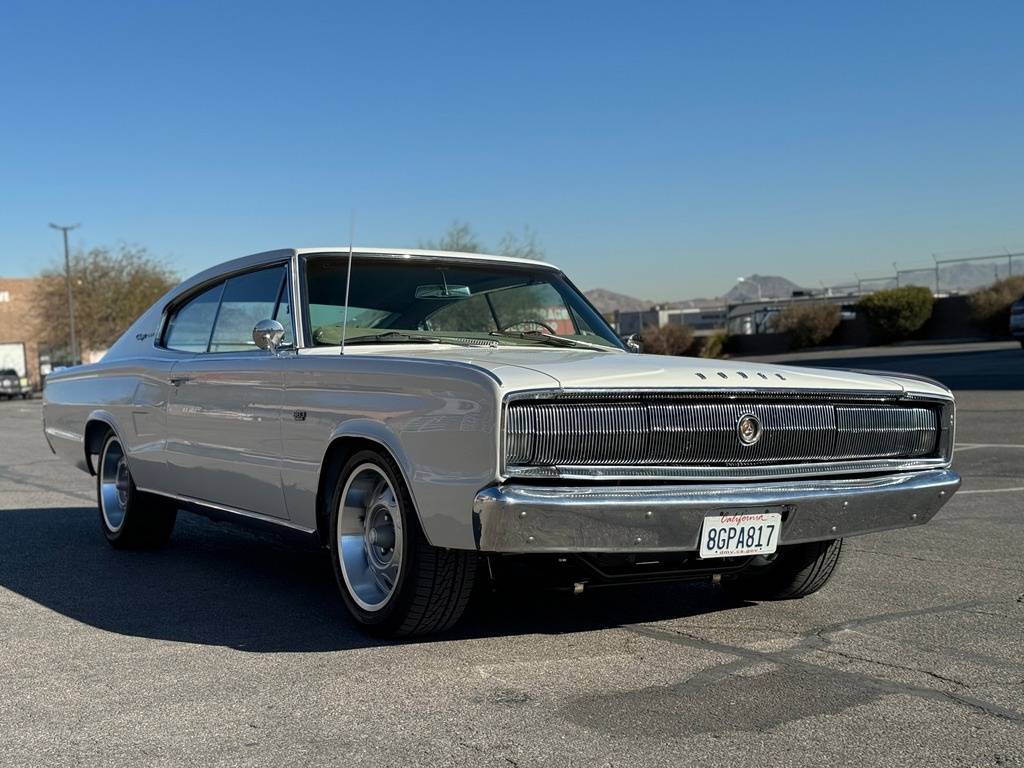 Dodge-Charger-1966-white-3