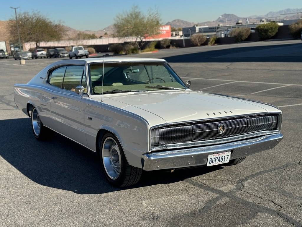 Dodge-Charger-1966-white-4