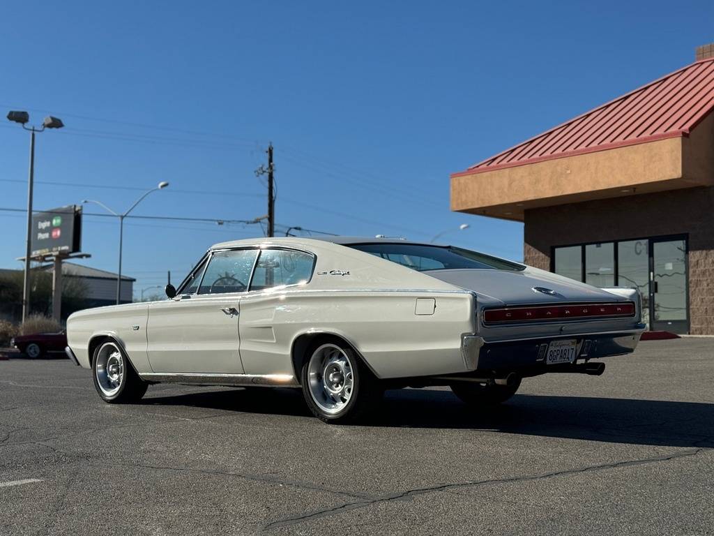 Dodge-Charger-1966-white-6