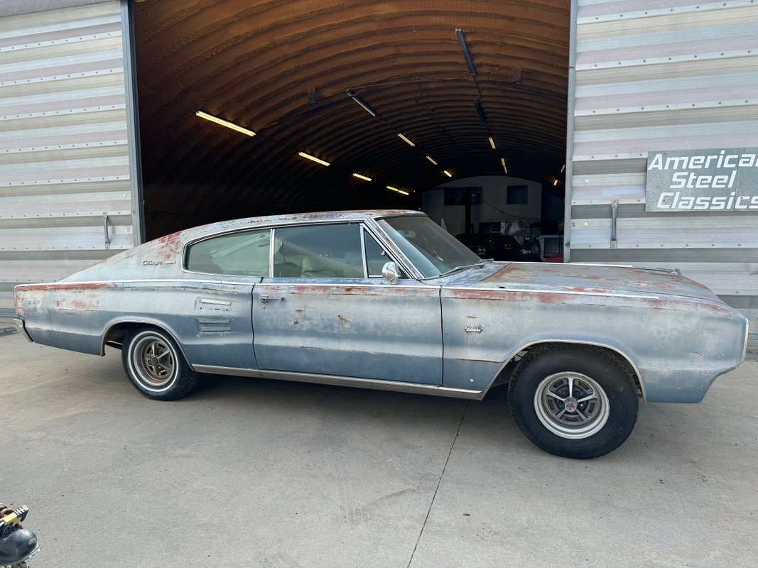 Dodge-Charger-1967-4