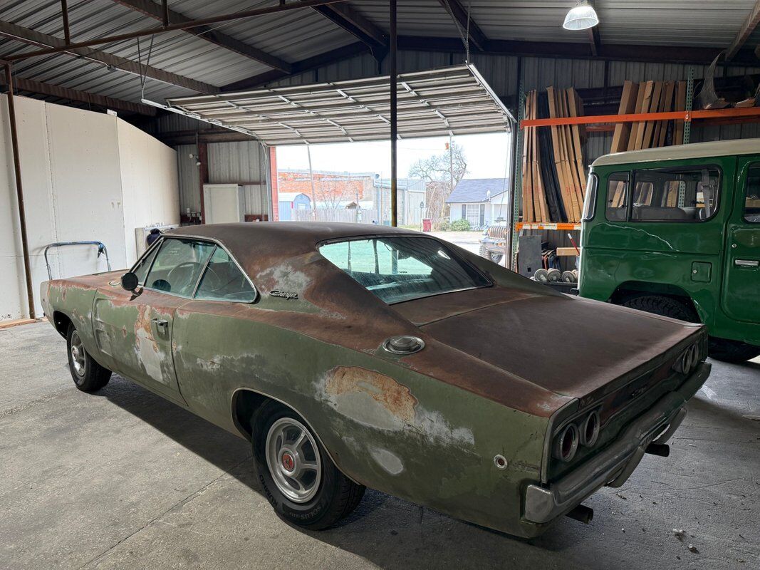 Dodge-Charger-1968-18