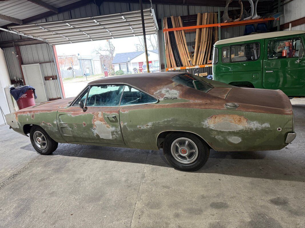 Dodge-Charger-1968-3