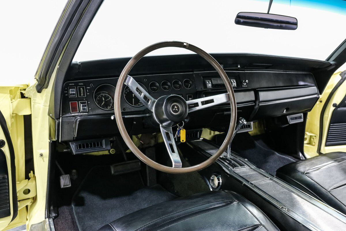 Dodge-Charger-1968-Coupe-13