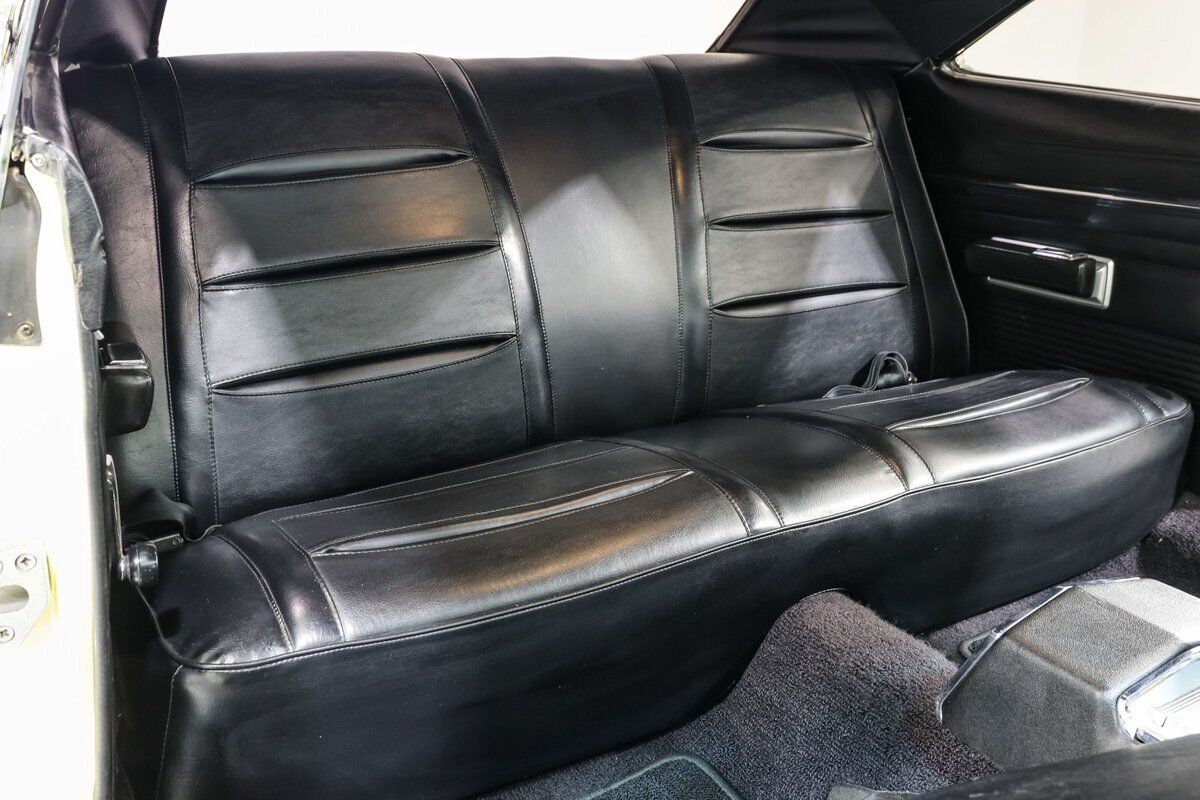 Dodge-Charger-1968-Coupe-18