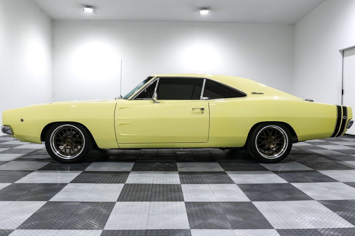 Dodge-Charger-1968-Coupe-4