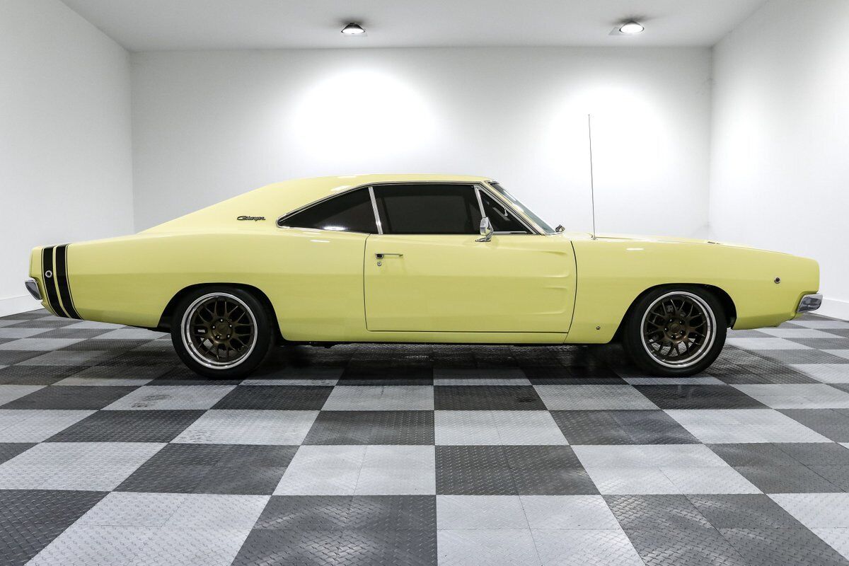 Dodge-Charger-1968-Coupe-8