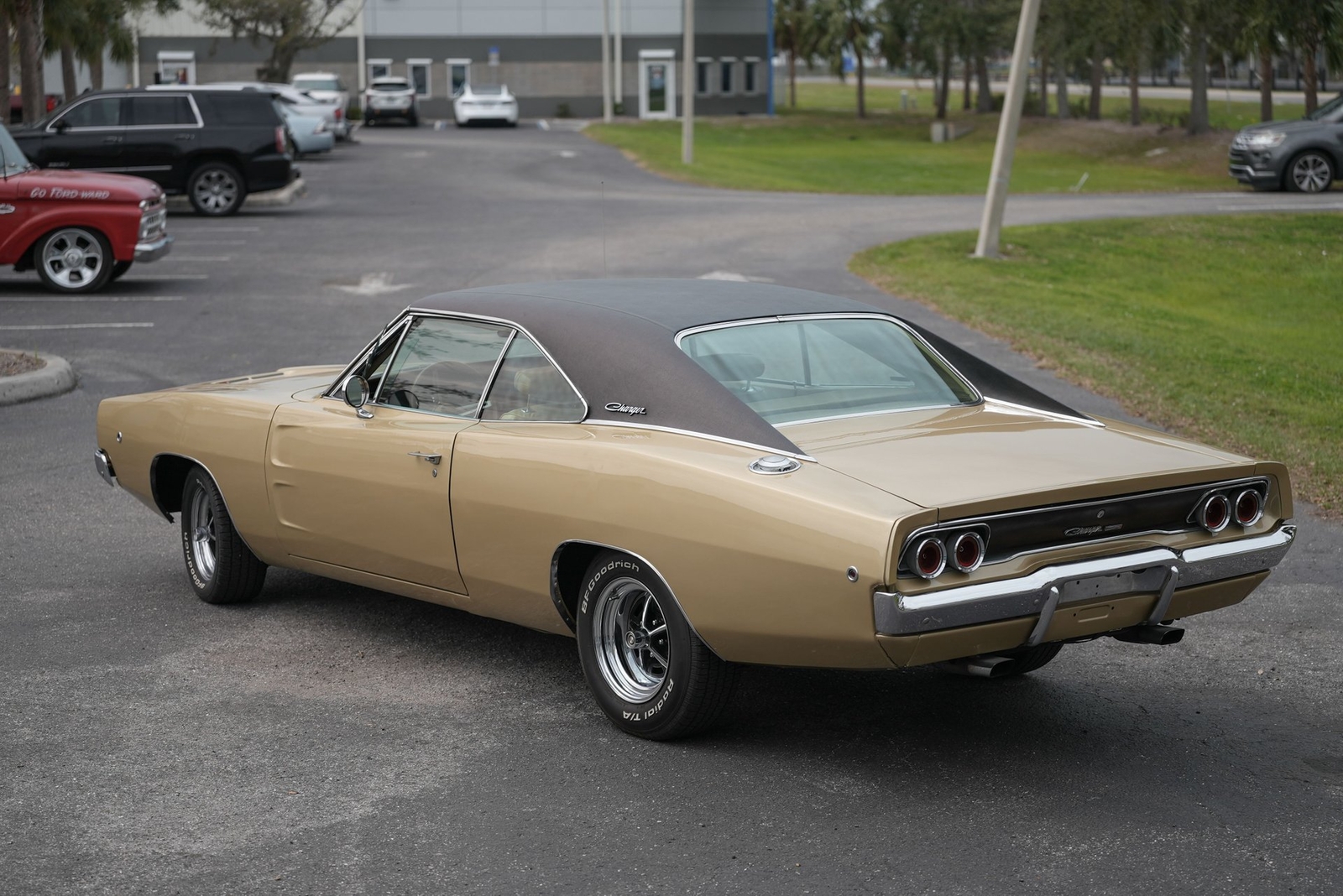 Dodge-Charger-1968-Other-12