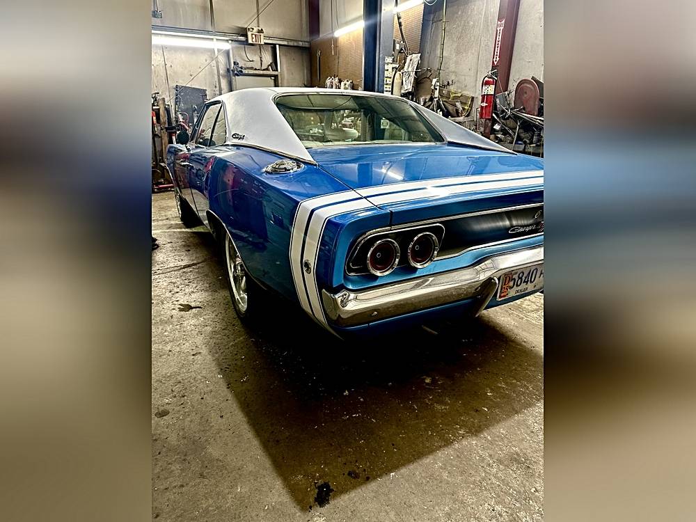 Dodge-Charger-1968-blue-4