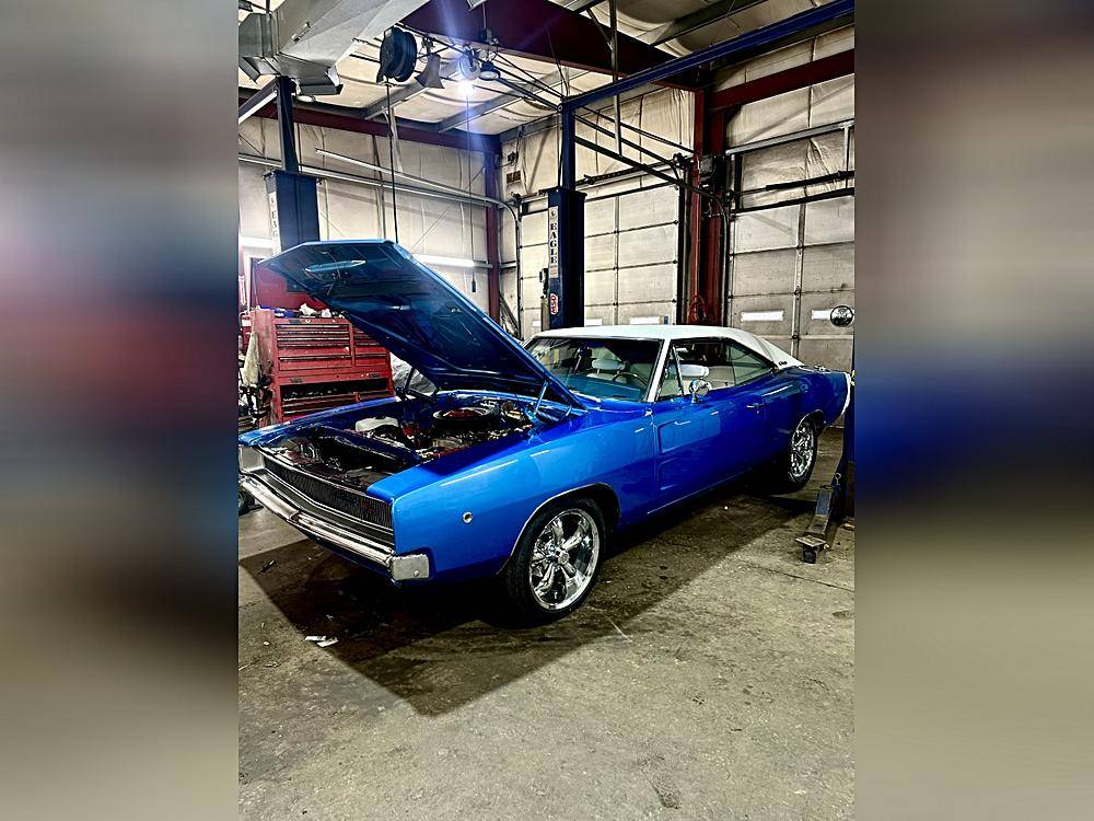 Dodge Charger  1968 blue