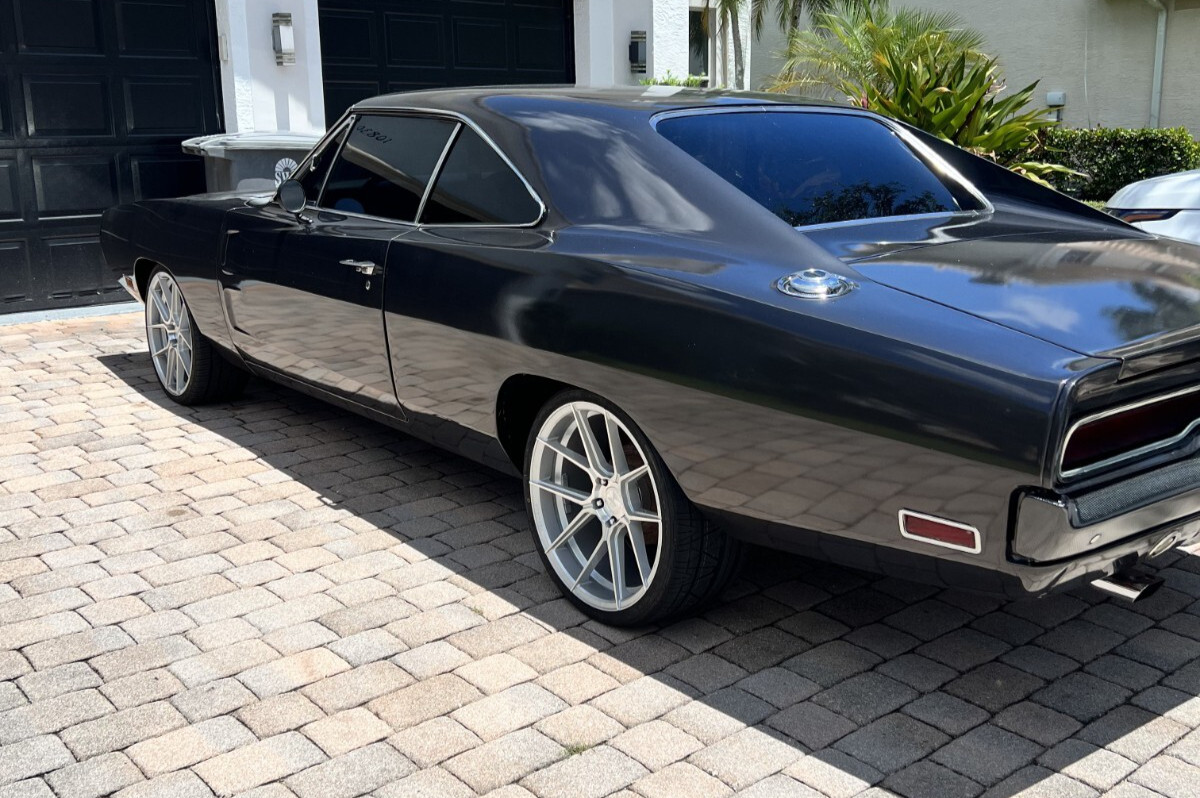Dodge-Charger-1970-11
