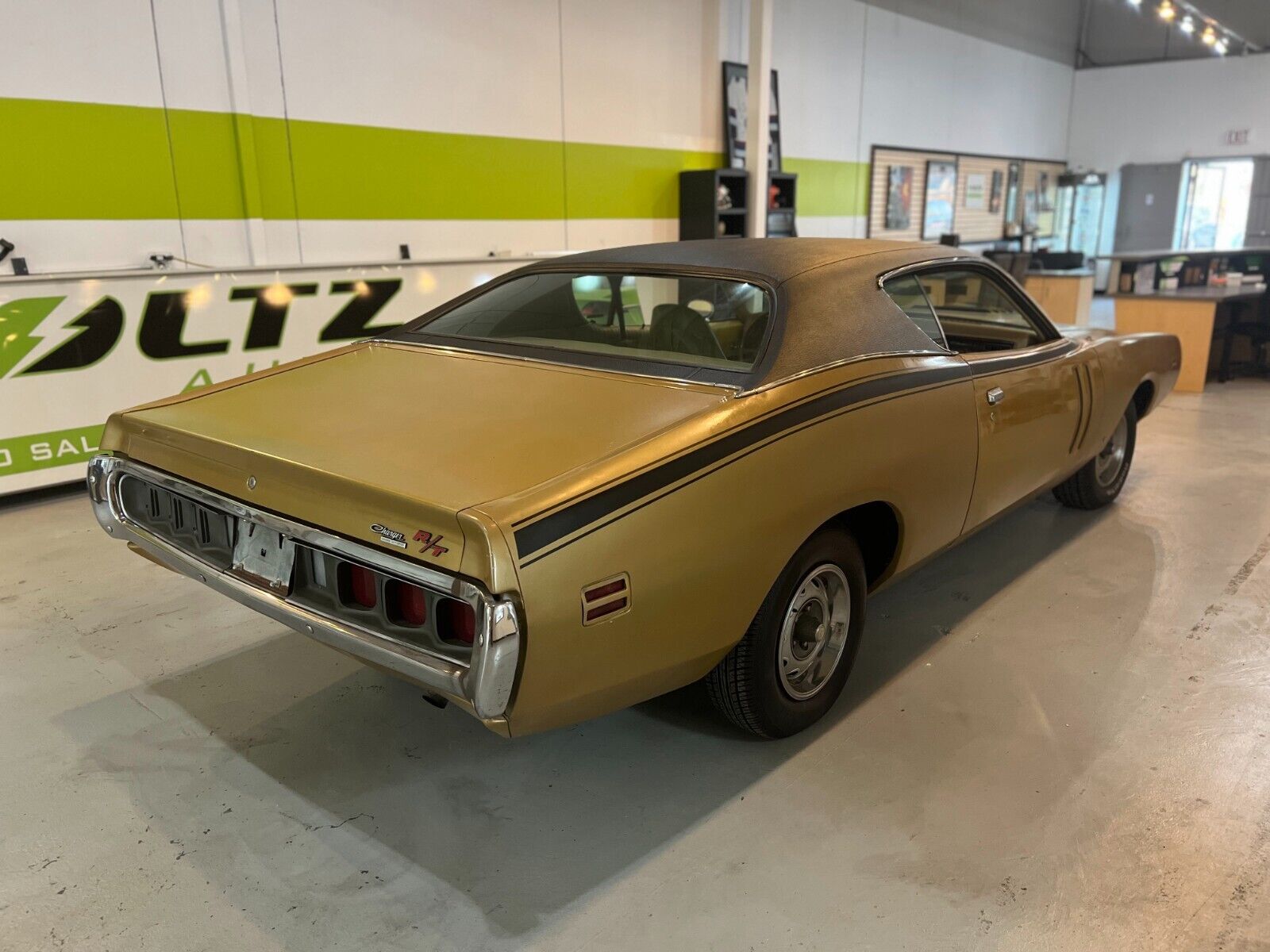 Dodge-Charger-1971-Coupe-7