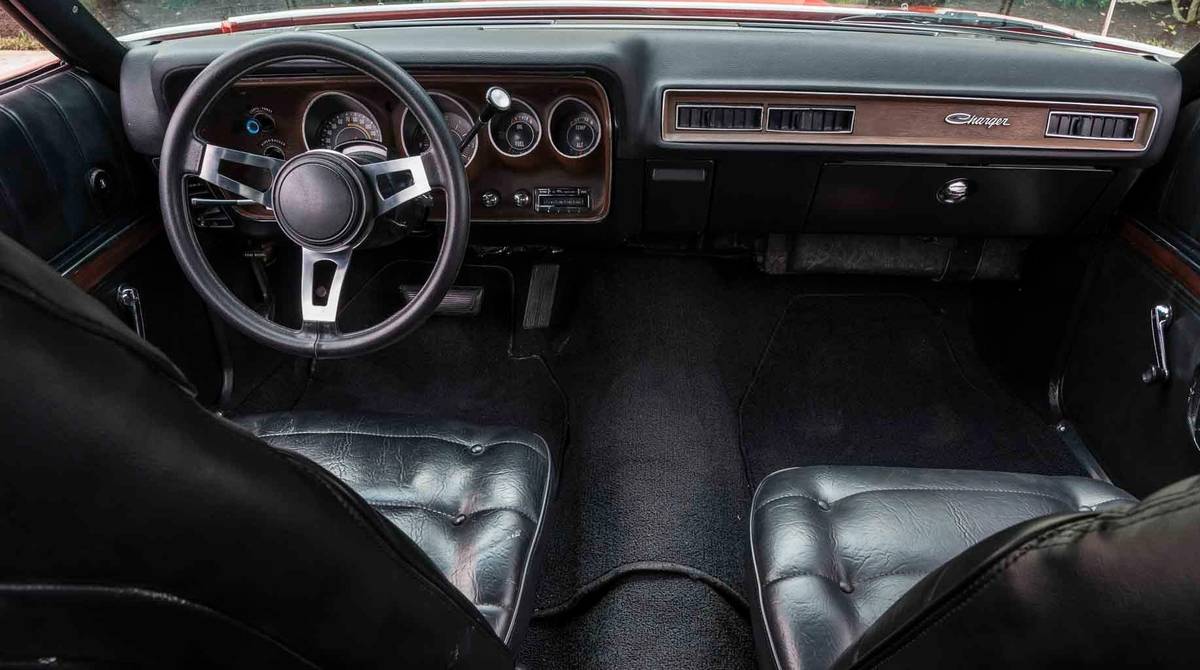 Dodge-Charger-1972-red-3