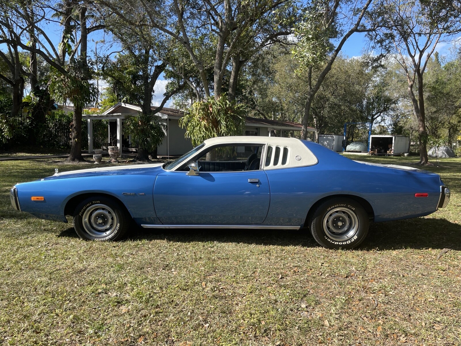 Dodge-Charger-1973-Coupe-2