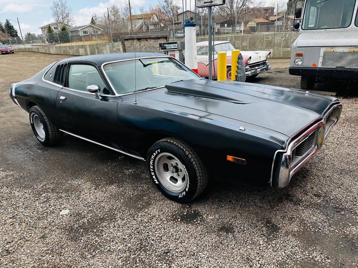 Dodge-Charger-1974-5