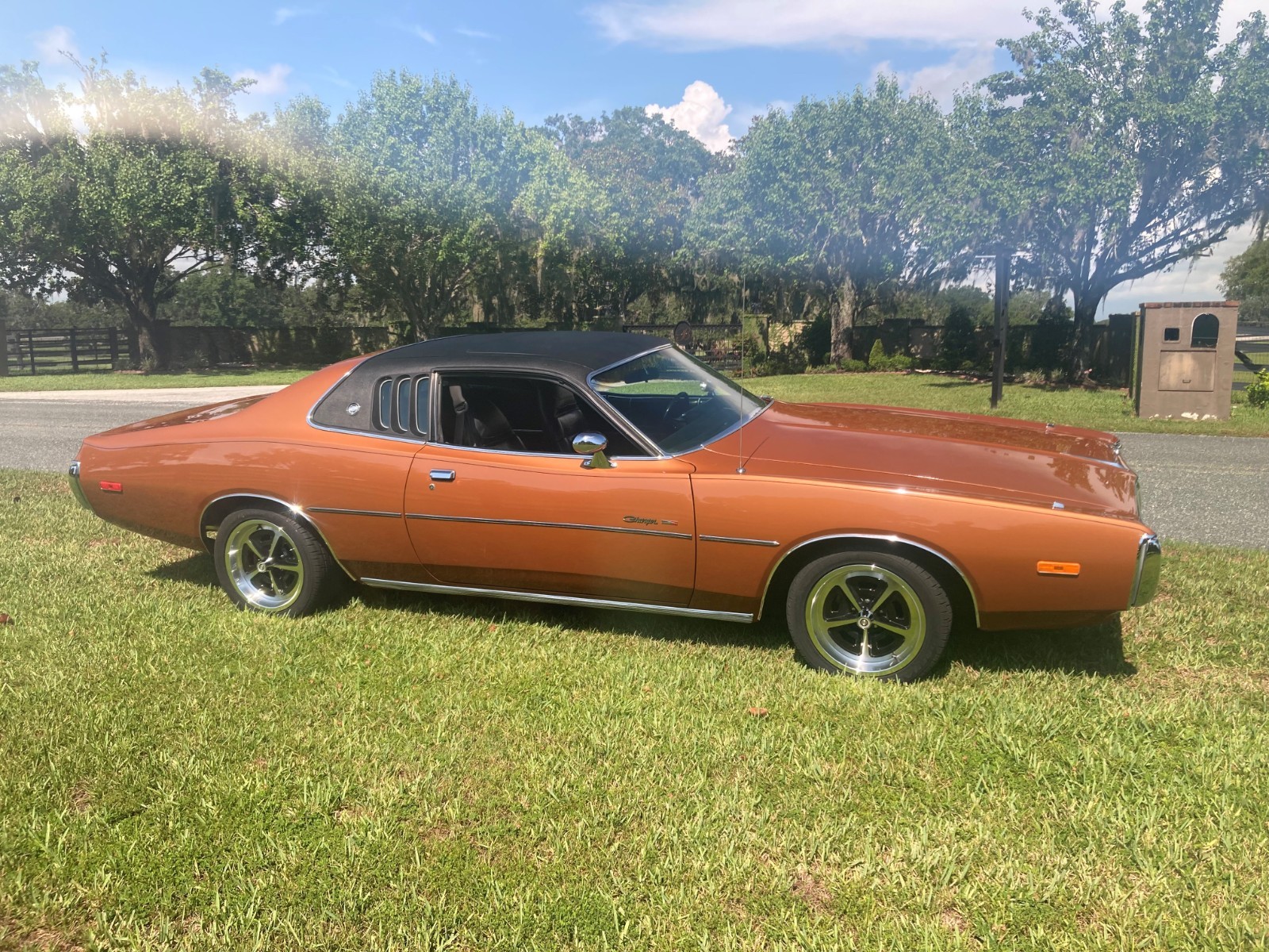 Dodge-Charger-1974-8