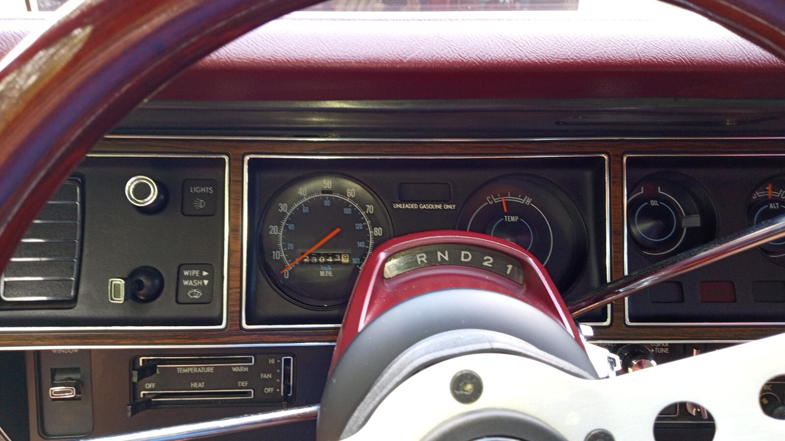 Dodge-Charger-1976-2-door-sedan-8
